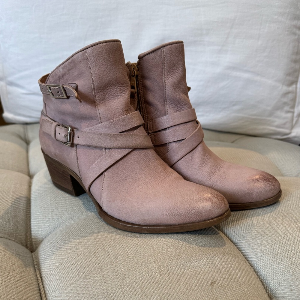 Mjus Italian blush bootie